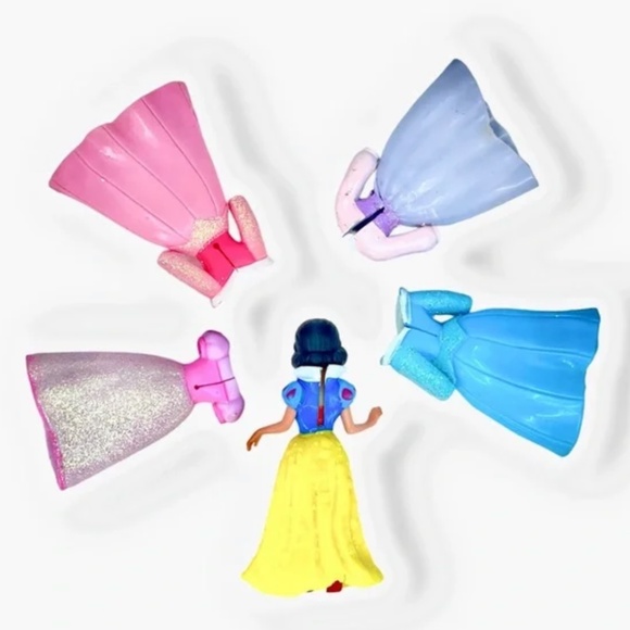 Polly Pocket Disney Princess Snow White doll, dresses, wardrobe - extras - Picture 6 of 6